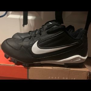 Baseball cleats worn once size 6y